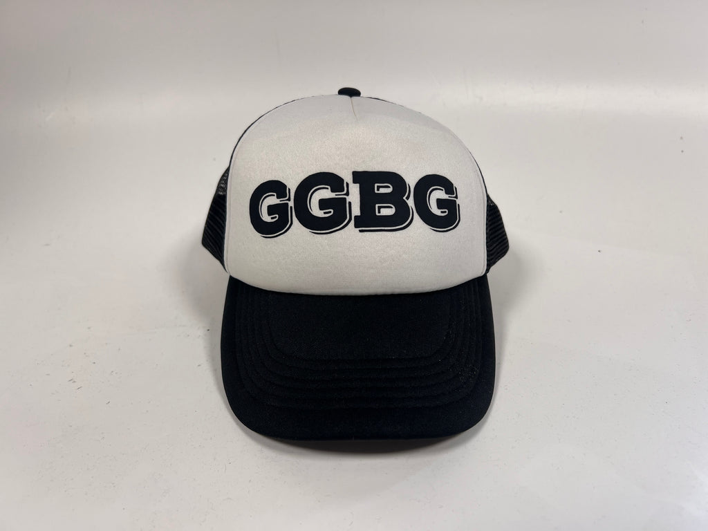Cappello GGBG bianco e nero, cappello trucker con stampa GGBG