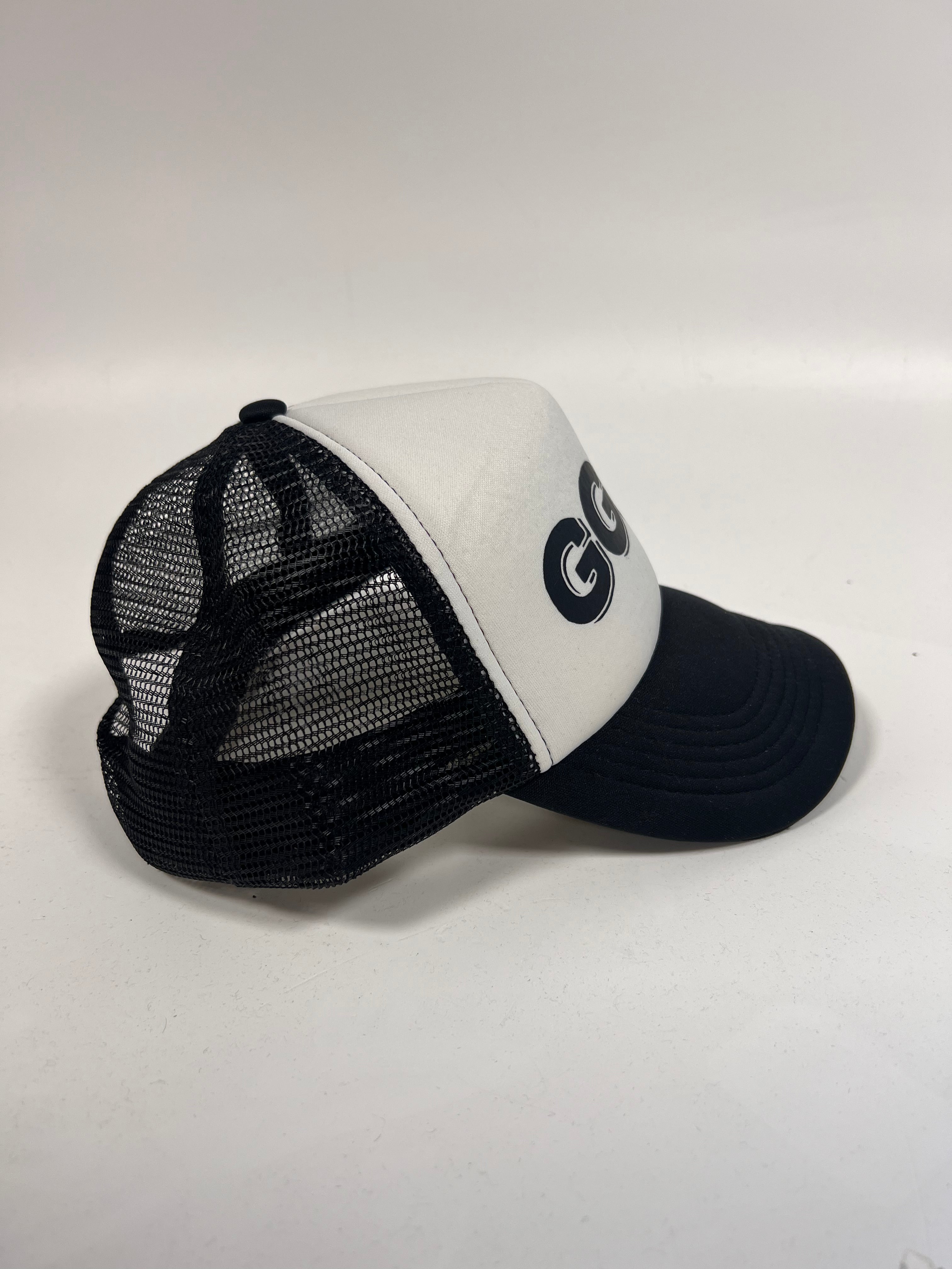 Cappello GGBG bianco e nero, cappello trucker con stampa GGBG