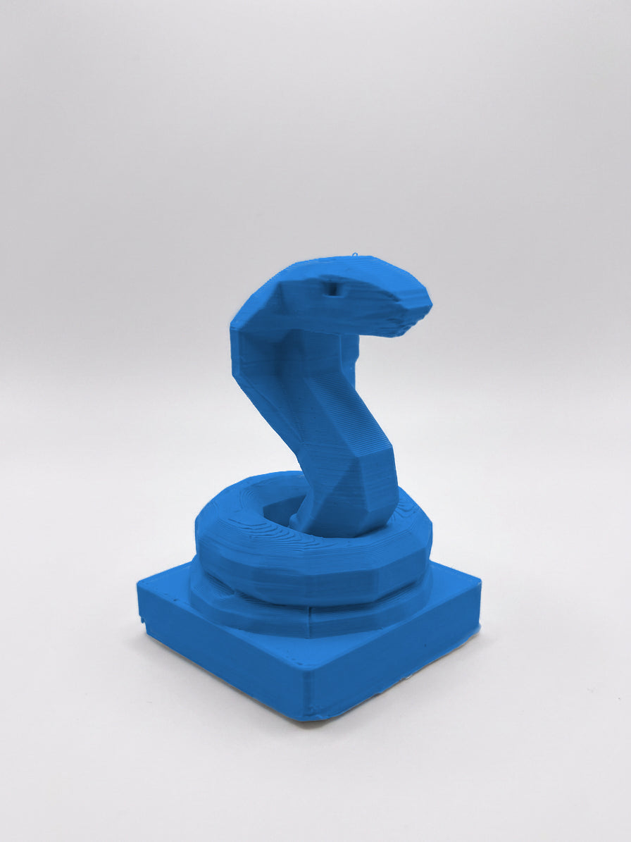 Statuina cobra blu in stampa 3D PLA, totem animale low-poly da collezione