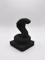 Statuina cobra nero in stampa 3D PLA, totem animale low-poly da collezione