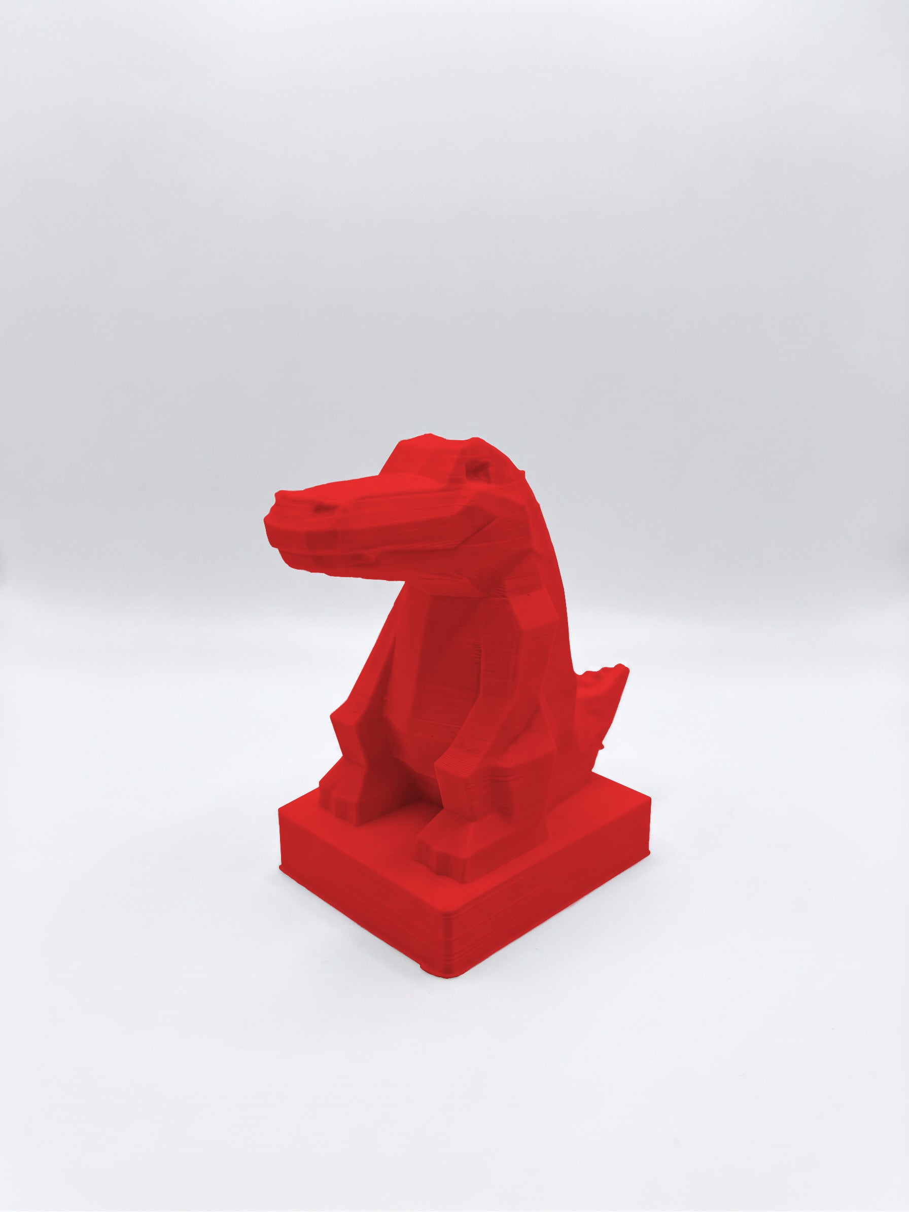 Statuina coccodrillo rosso in stampa 3D PLA, totem animale low-poly da collezione
