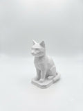 Statuina gatto bianco in stampa 3D PLA, totem animale low-poly da collezione