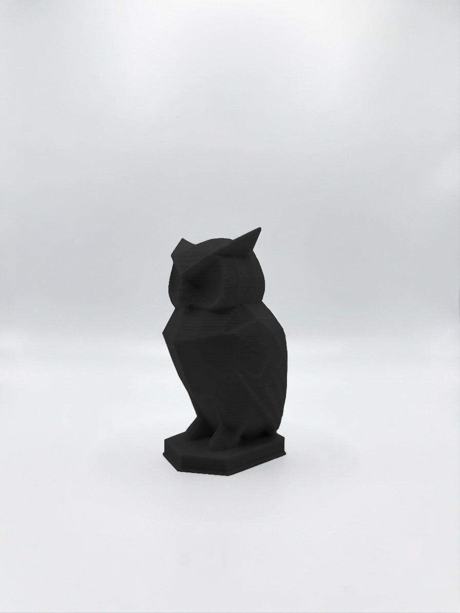 Statuina gufo nero in stampa 3D PLA, totem animale low-poly da collezione