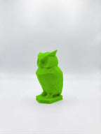Statuina gufo verde in stampa 3D PLA, totem animale low-poly da collezione