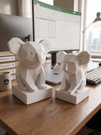 Dettaglio della finitura low-poly della statuina koala stampata in 3D in PLA