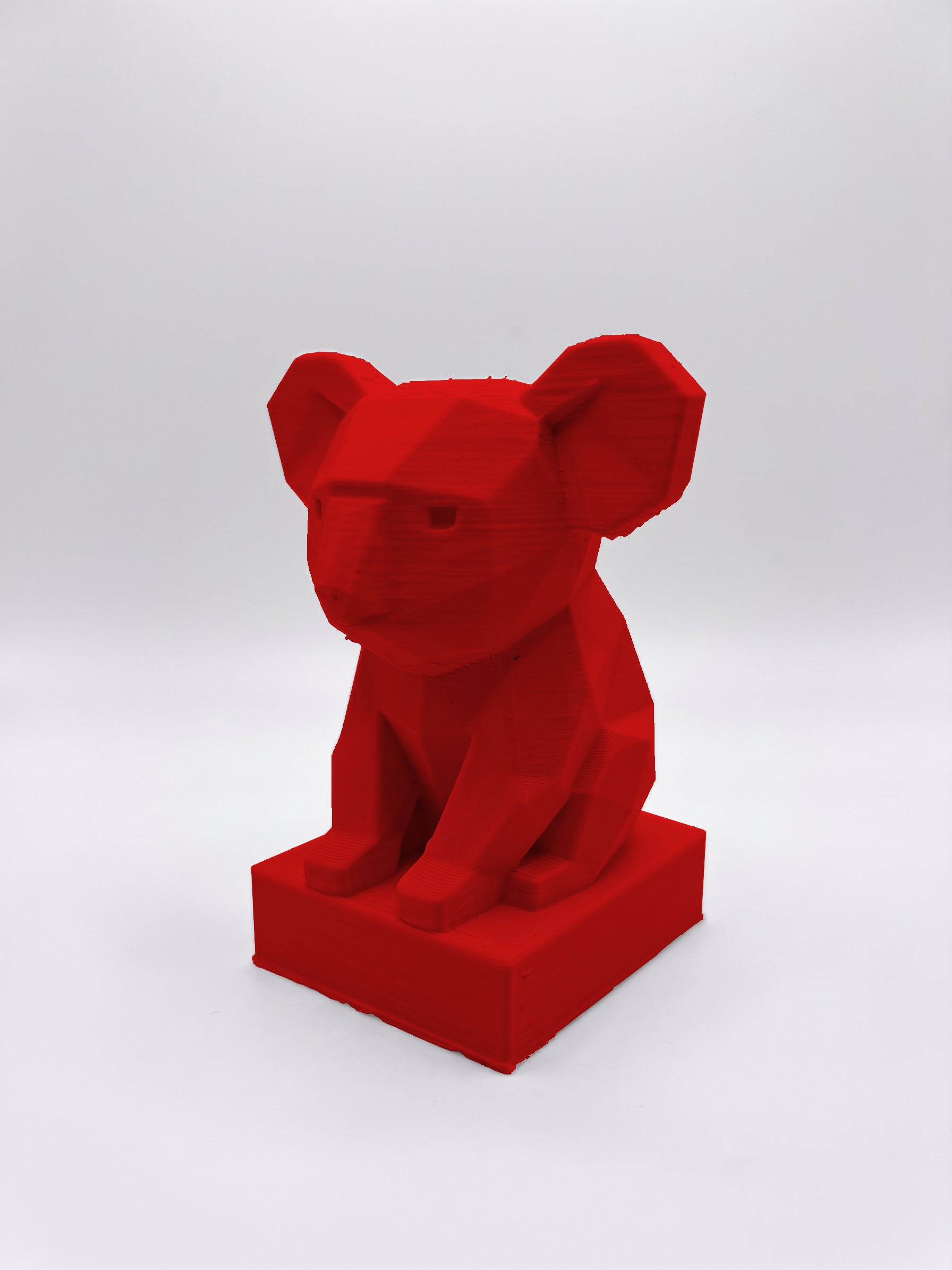 Statuina koala rosso in stampa 3D PLA, totem animale low-poly da collezione