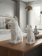 Dettaglio della finitura low-poly della statuina lupo stampata in 3D in PLA