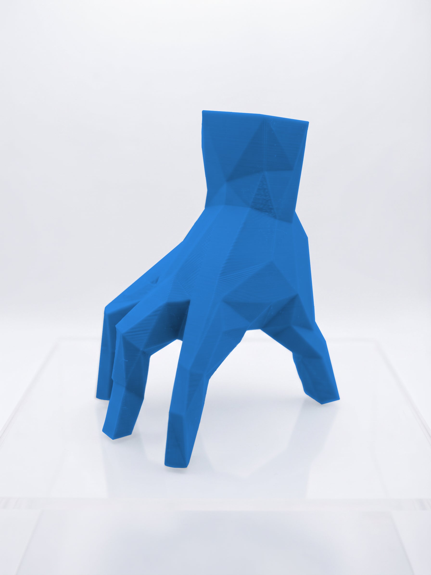 Statuina mano che cammina stile Famiglia Addams blu in stampa 3D PLA low-poly