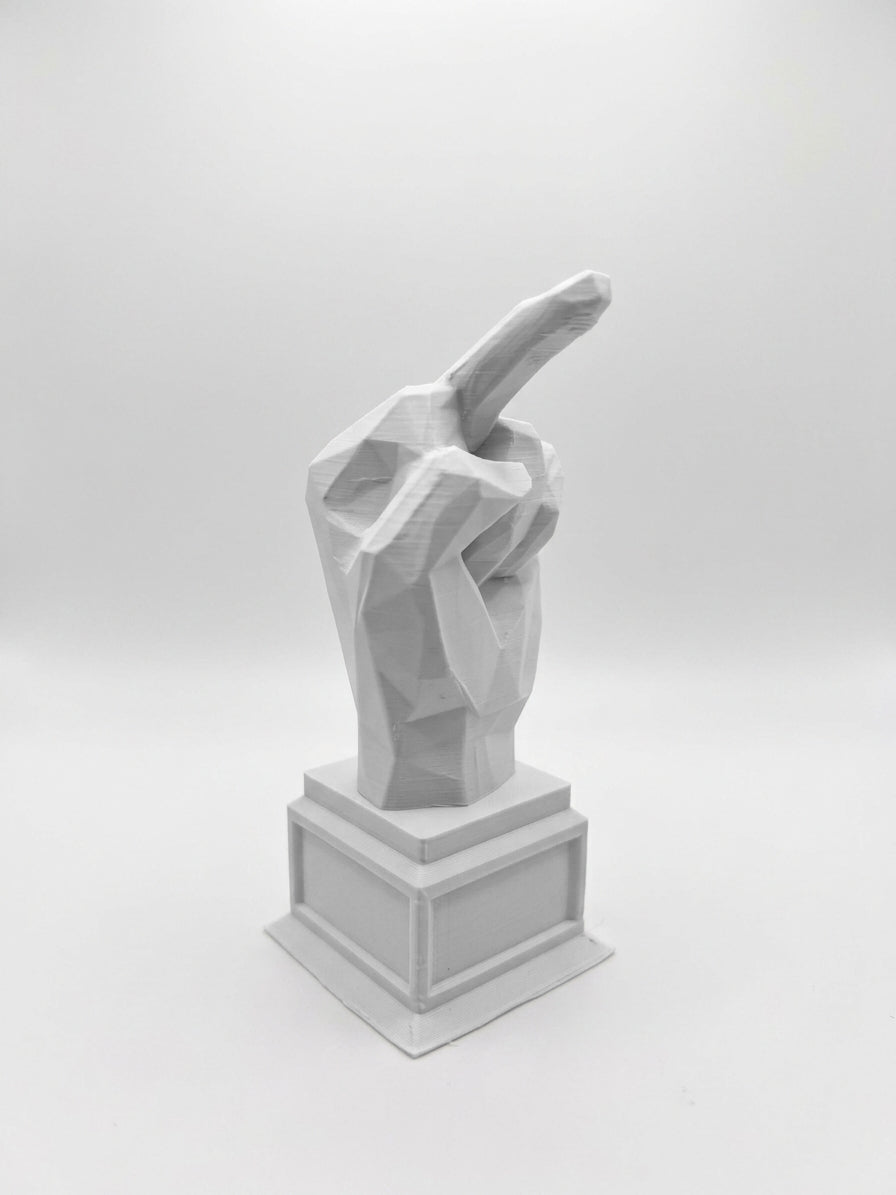 Statuina mano con dito medio bianco in stampa 3D PLA, regalo ironico da scrivania low-poly