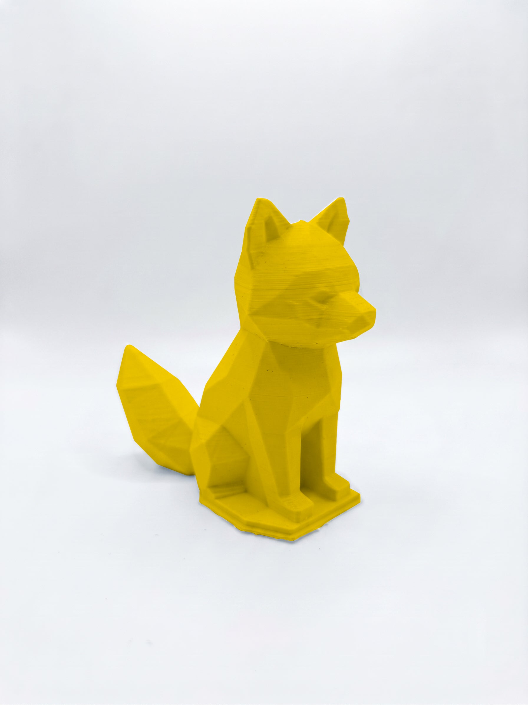 Statuina panda rosso giallo in stampa 3D PLA, totem animale low-poly da collezione