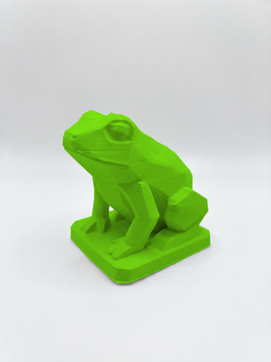 Statuina rana verde in stampa 3D PLA, totem animale low-poly da collezione